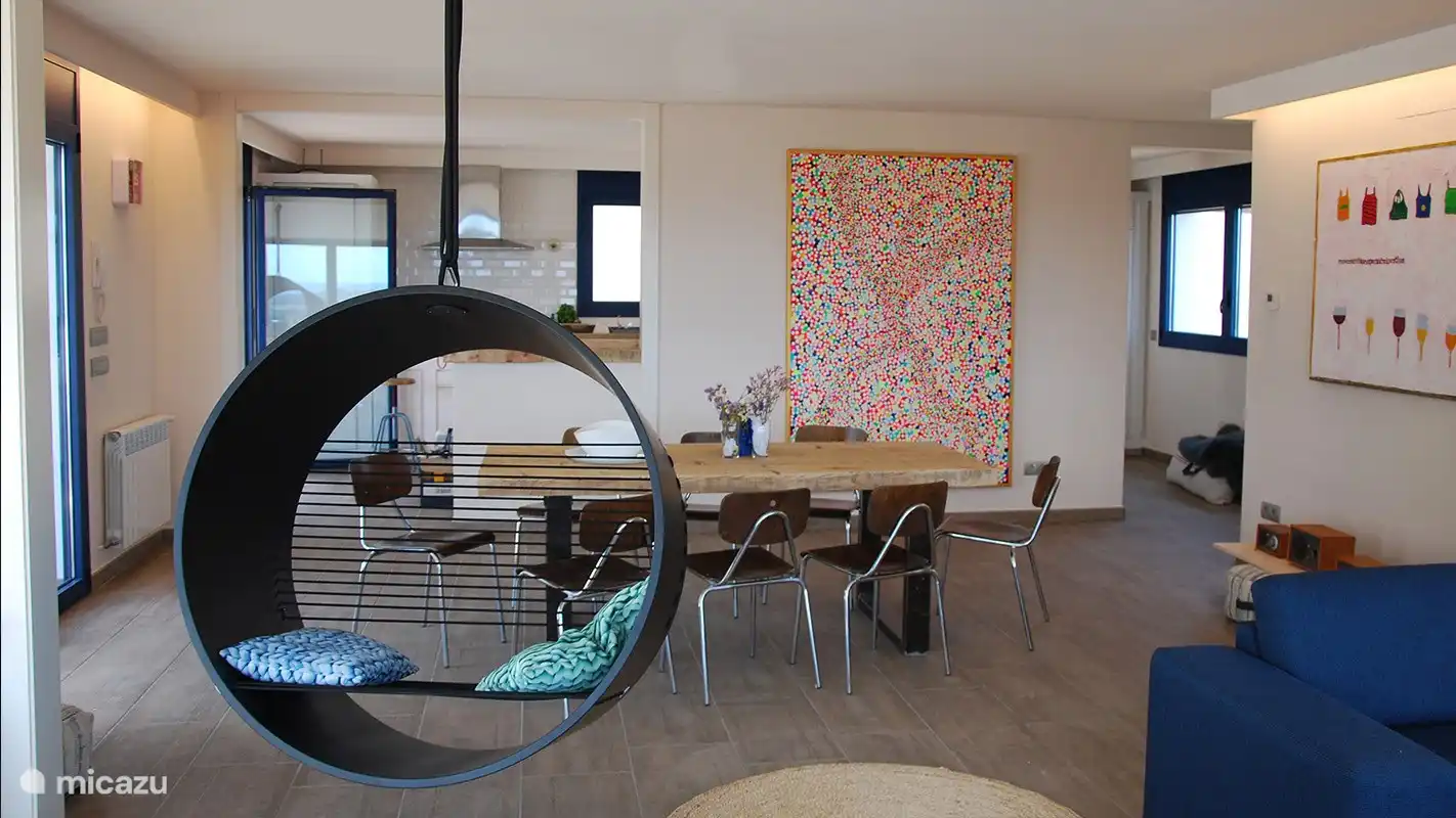 Lounge mit Essbereich